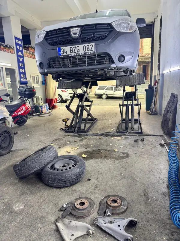 Oto servis çalışması