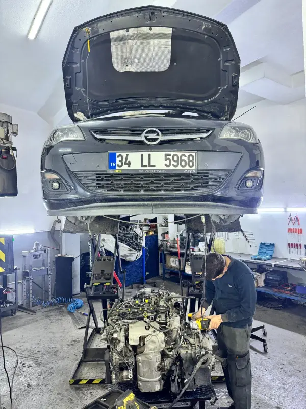 Oto servis çalışması