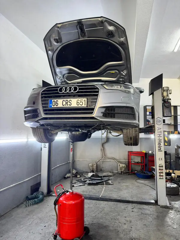 Oto servis çalışması